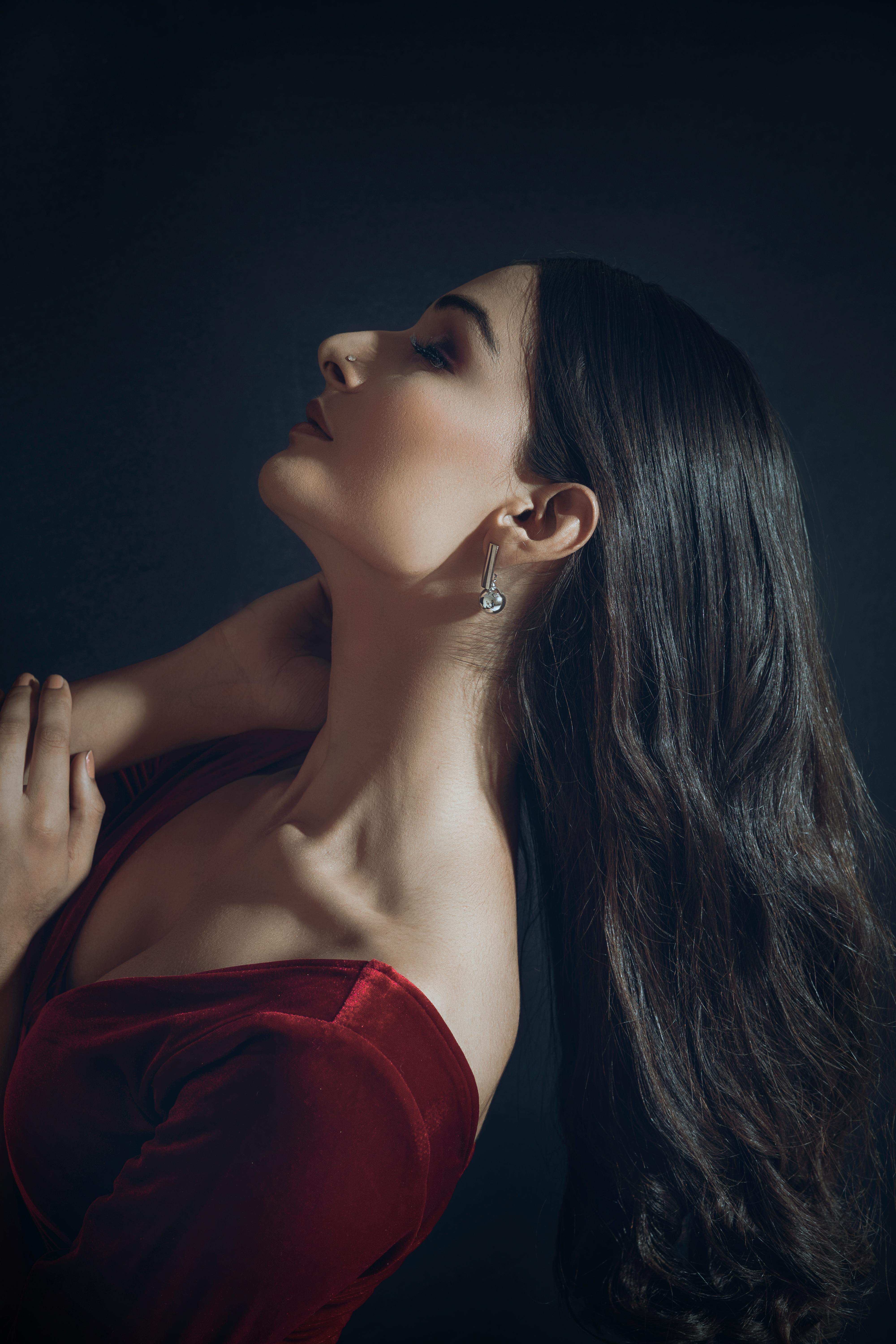 Representational profile 4 image for discreet escort service in Noida